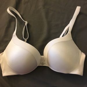 NEW Victoria’s Secret push up bra